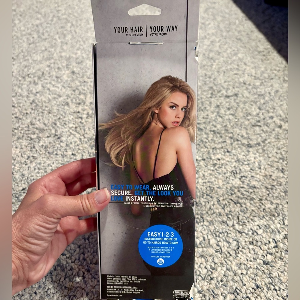 Hairdo 22” Clip-in One Piece Straight Hair Extension in Golden Wheat-dark blonde - Picture 3 of 8